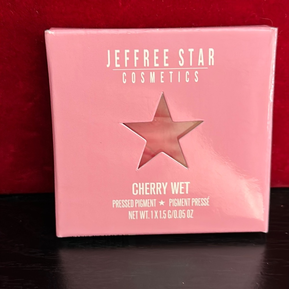 ♥️ 3/$12 Jeffree Star eyeshadow single in Cherry Wet